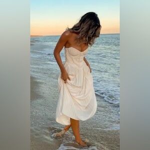 House of cb amorata pleated dress size medium bigger cup